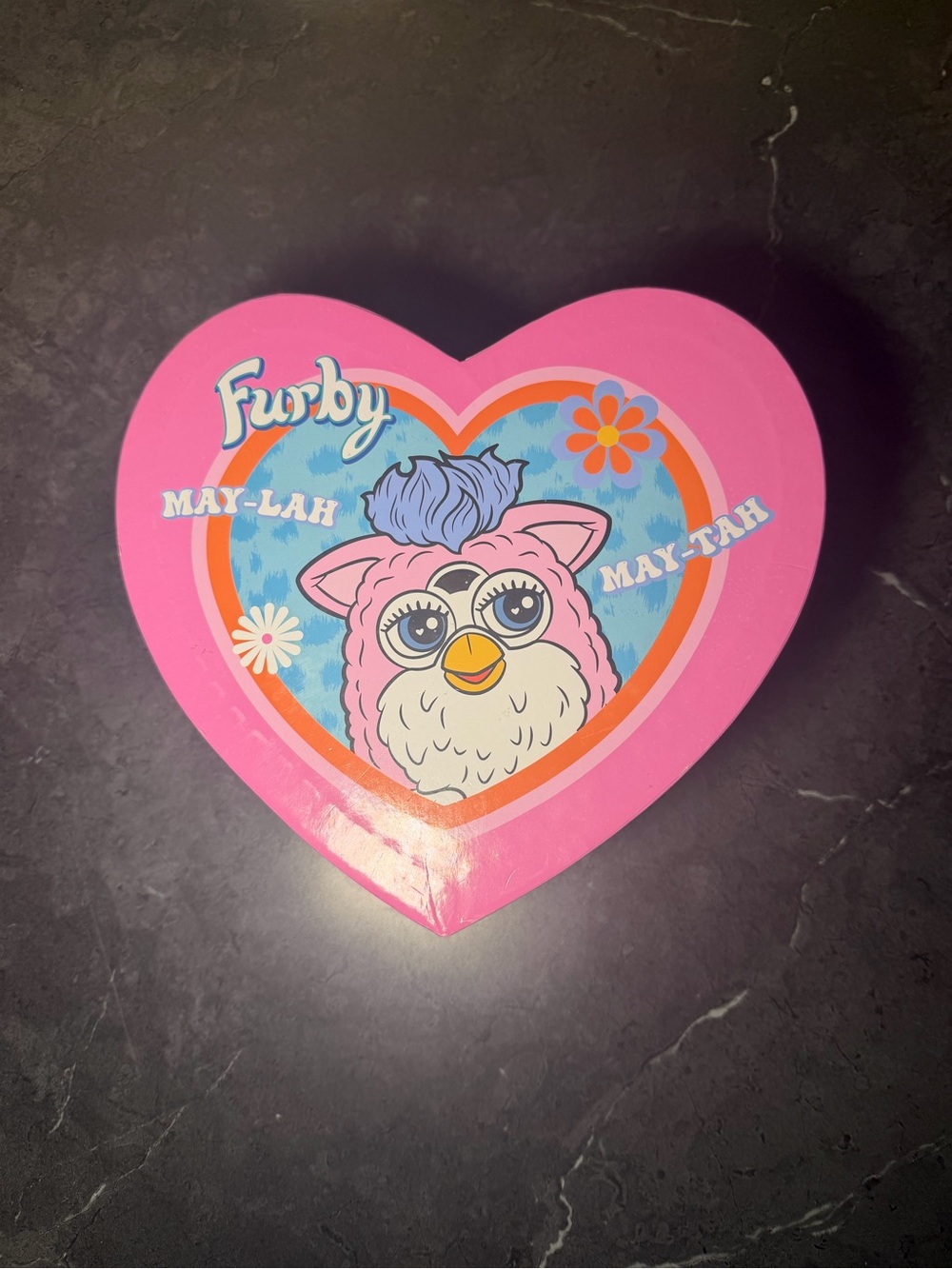 Vintage Furby May-Lah May-Tah heart shaped tin with four colorful Furby toys